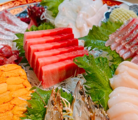 お刺身の盛り合わせの画像